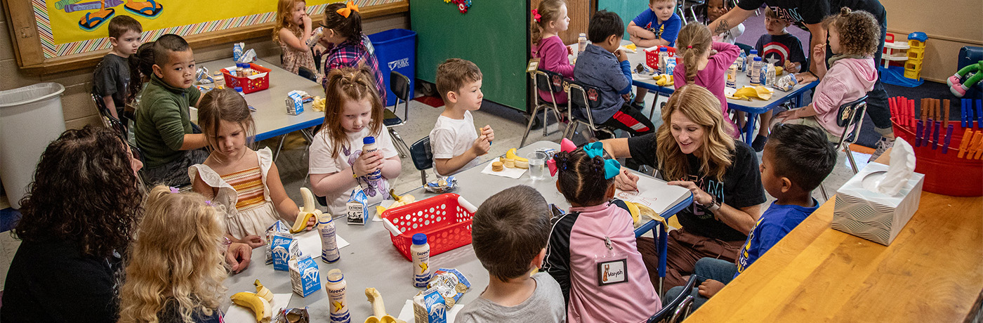 Students eating snacks