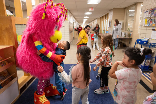 DMPL’s Rosie the Reader Helps Host Literacy Night